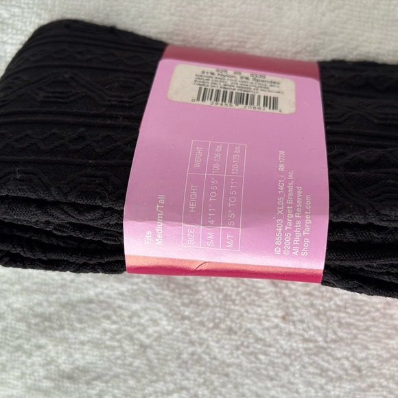 Xhilaration Black Geometric Patterned Socks - Picture 5 of 6